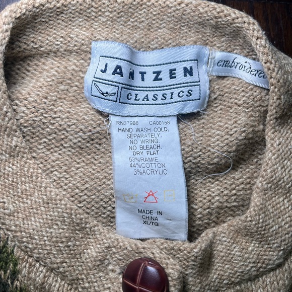 Jantzen Classics Beige Cardigan - Picture 7 of 7